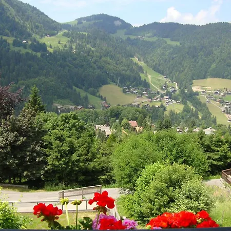 D'hotes La Trace Nocleg ze śniadaniem Clusaz