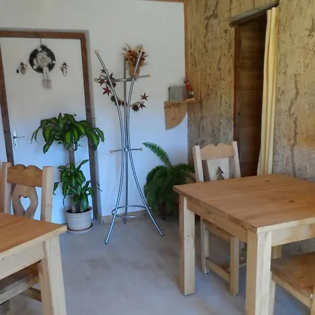 D'hotes La Trace Bed and breakfast